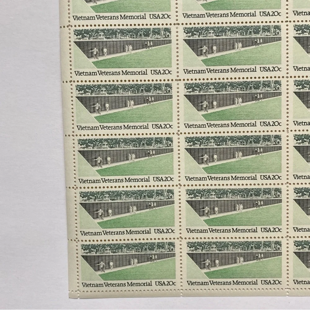 Vietnam Veterans Memorial Stamps Sheet of 40 20 Cents Scott # 2109 War Unhinged